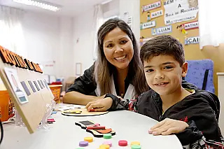 Nove de cada 10 alunos da educação especial estudam em salas comuns