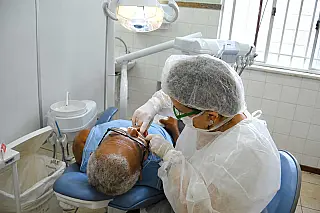 36,5% dos idosos brasileiros perderam todos os dentes
