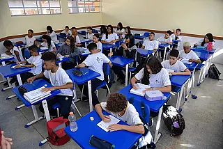 Ensino médio passará a ter carga horária mínima de 3 mil horas