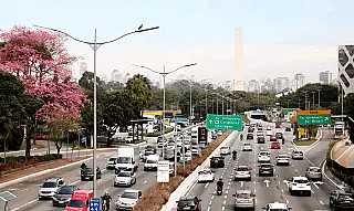Motoristas de São Paulo passam mais de 4 dias por ano dentro do carro