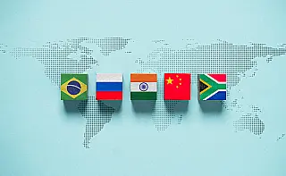 Emergentes querem sentar à janela