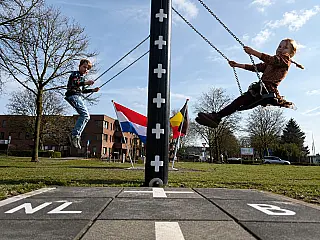 Baarle: o lugar onde o turista pode trocar de país enquanto se balança