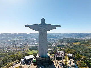 Um ano após a tragédia, Rio Grande do Sul ainda sofre as consequências