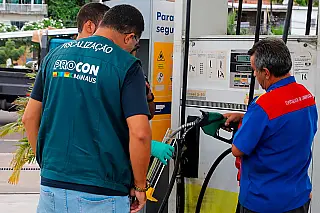 Cheiro de gasolina causa câncer e ameaça frentistas
