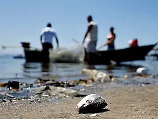 12 municípios despejam 3 milhões de litros de chorume por dia no principal cartão postal do país