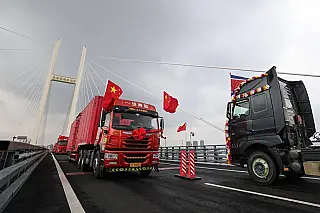 Novas pontes ampliam conexões terrestres com Rússia, China e Coreia do Norte