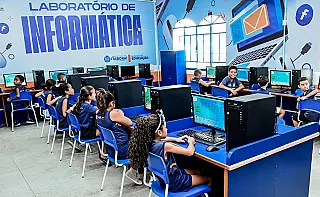 Brasil alcança 100.720 escolas públicas com internet gratuita; agora faltam 37.366