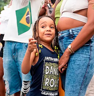 Brasil salva crianças do chumbo