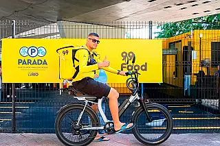 Trabalhador por aplicativo ganha mais, mas trabalha mais