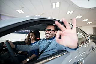 Brasileiro paga o imposto mais caro do mundo para sentir o cheiro do carro novo