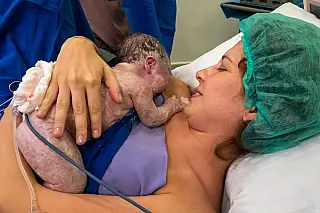 Partos crescem em Portugal com 'reforço' de mães brasileiras