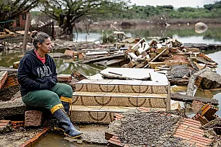 876 mil pessoas foram atingidas diretamente pelas enchentes no Rio Grande do Sul