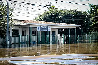 Crises climáticas põem em risco um em cada 12 hospitais