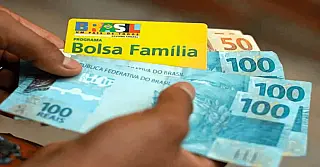 1 de cada 4 beneficiários do Bolsa Família gasta R$ 100 dos R$ 682 que recebe com sites de apostas