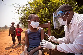 Casos de ebola no Congo e Uganda levam OMS a decretar 'Emergência de Saúde Pública Internacional'