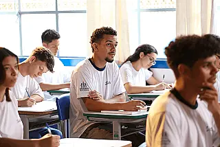 Uso do celular está proibido nas escolas públicas e particulares do Estado de São Paulo