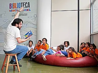 Apenas 31% das escolas públicas brasileiras contam com biblioteca