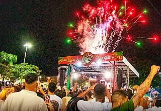 Pode faltar merenda, remédio, gasolina, mas festa...