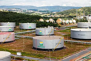 Confederação de municípios e 19 estados querem redistribuir os royalties do petróleo