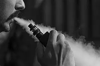 Cigarros eletrônicos continuam proibidos em todo o país